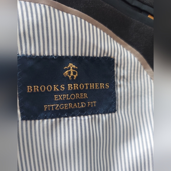 Brooks Brothers Fitzgerald fit 2 button coat - Picture 3 of 7